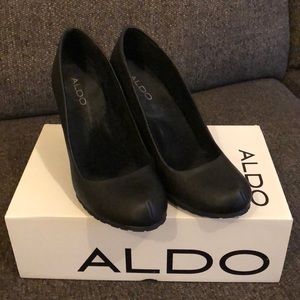 Aldo black wedges